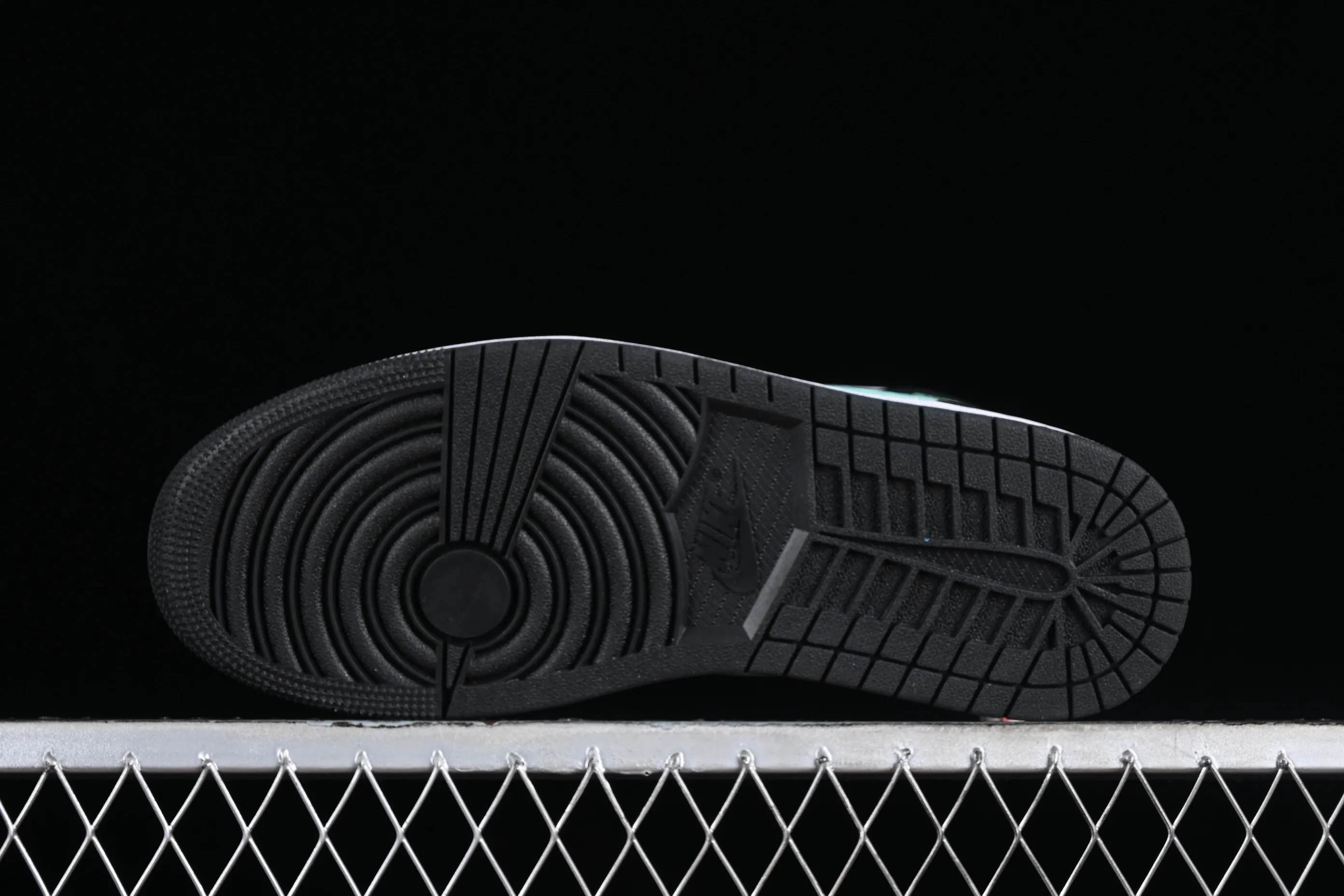 All categories Air Jordan Jordan series basketball shoes Air Jordan 1 Mid Air Jordan 1 Mid AJ1 Joe 1 white black green Chinese culture and leisure sneakers DQ8426-103